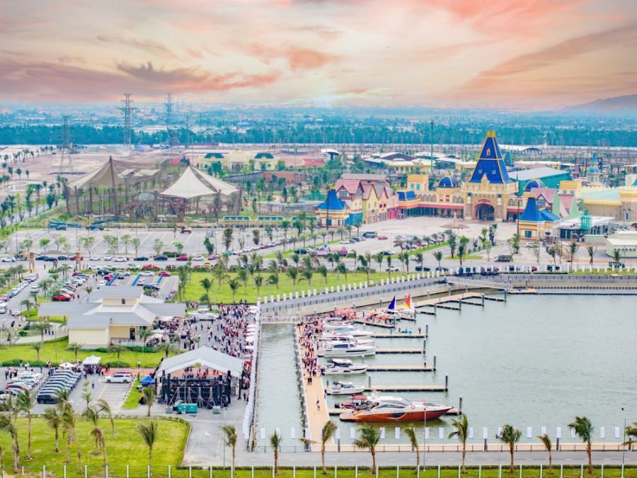 Vinhomes Royal Island