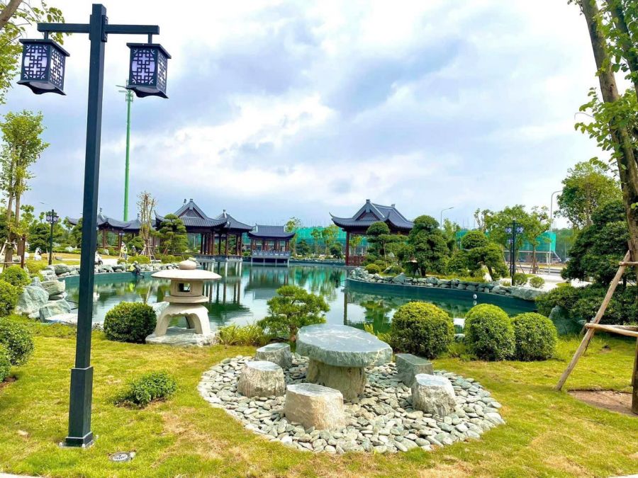 Vinhomes Royal Island