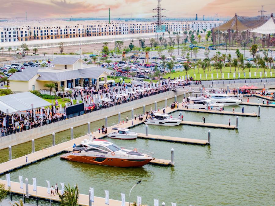 Vinhomes Royal Island