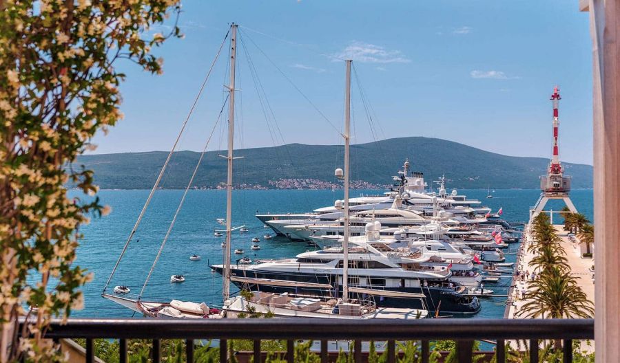 Vinhomes Royal Island